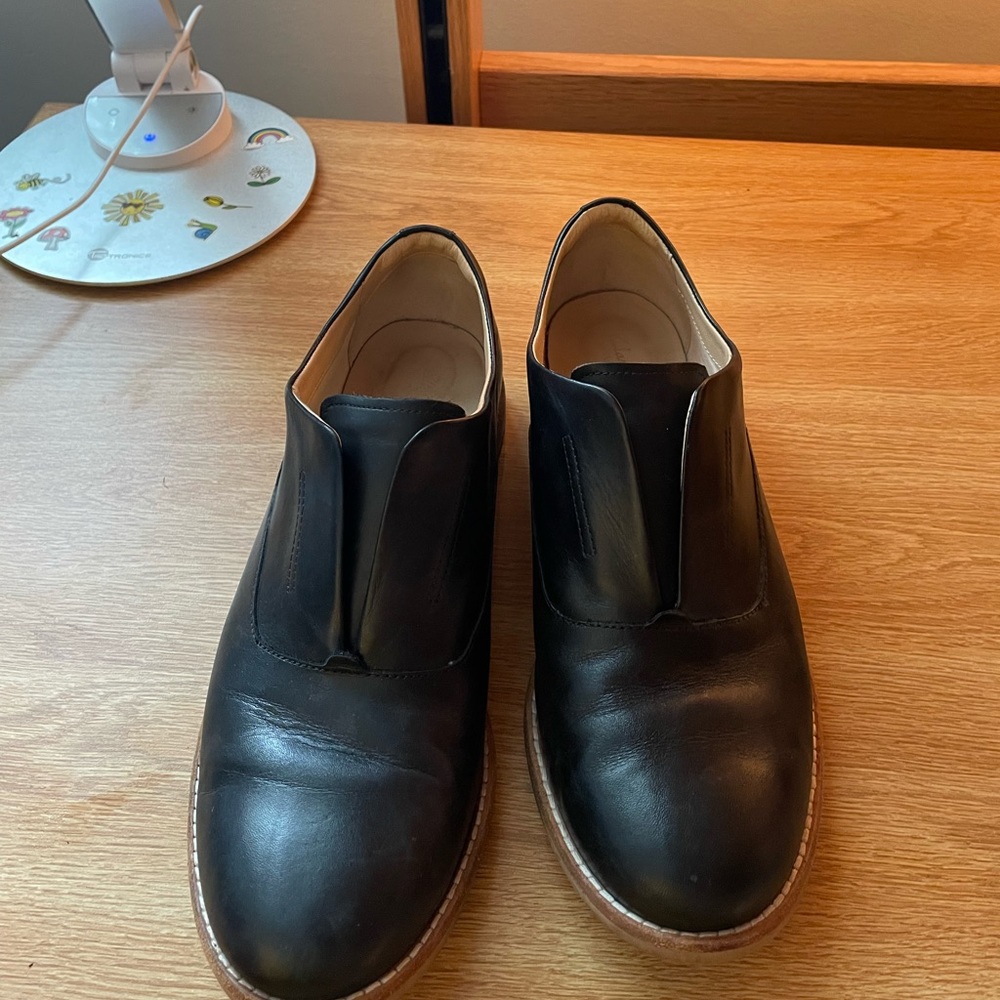 Clarks Womens Loafers, size 10.
